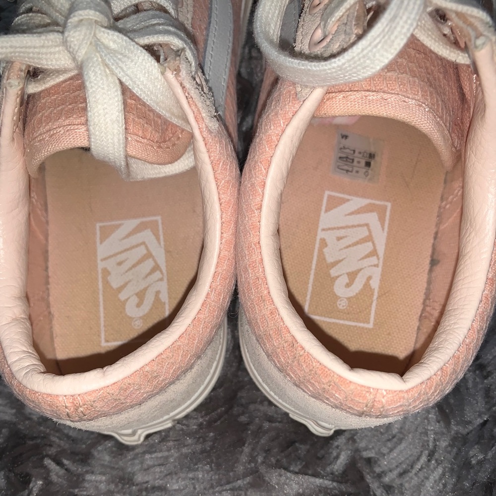 Vans - Picture 11 of 11
